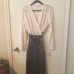 LuLaRoe DeAnne Wrap Dress • Medium • NWT